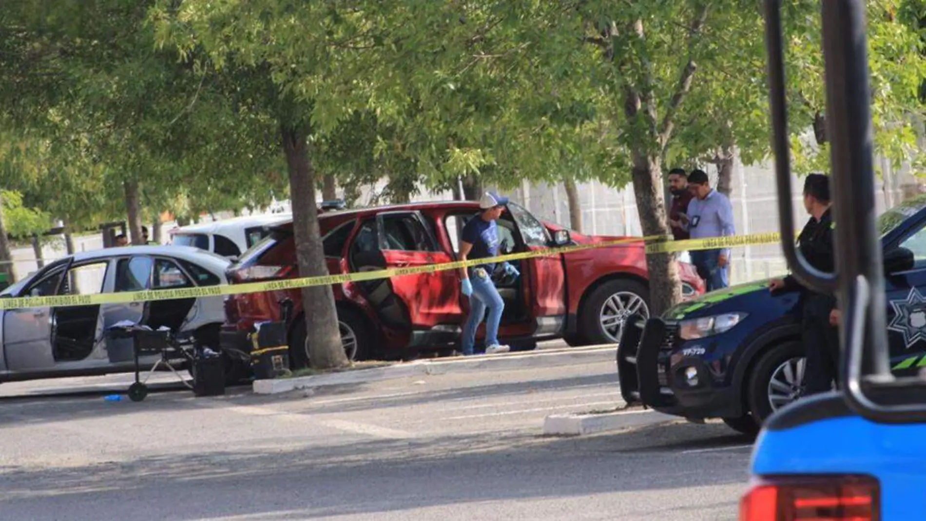 Un hombre murió por impactos de bala dentro de su camioneta que quedó mal estacionada en calles del Infonavit San Jorge